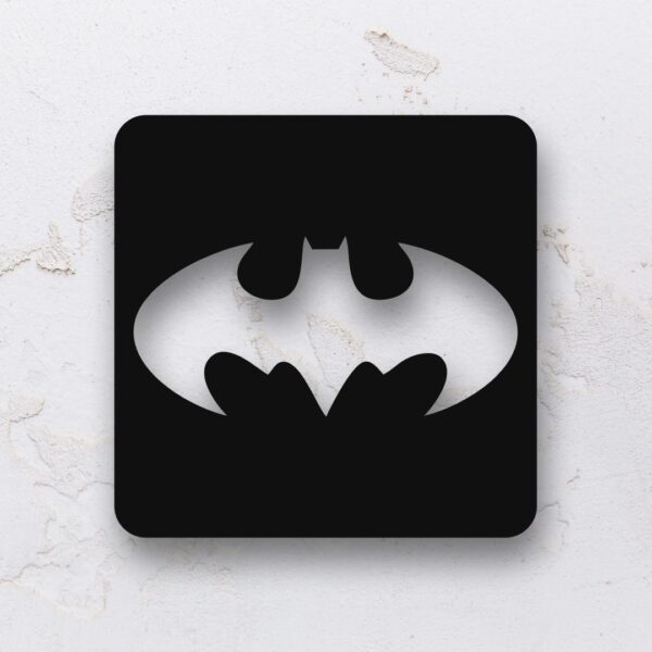 Quadro vazado na forma do Batman em MDF (Modelo 01)