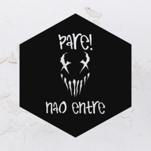 Quadro vazado estilo sinistro em MDF (Modelo 01)