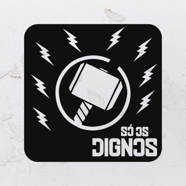 Quadro vazado na forma do Thor em MDF (Modelo 01)