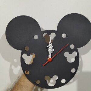 Relógio de parede vazado na forma do Mickey Mouse em MDF (Modelo 01)