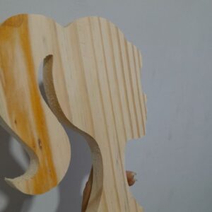 Tábua para petiscos na forma da Barbie em Pinus (Modelo 01)