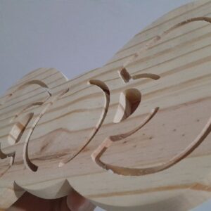 Tábua para petiscos na forma da Hello Kitty em Pinus (Modelo 03)
