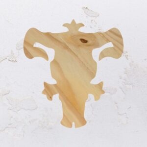 Tábua para petiscos na forma do Black Clover em Pinus (Modelo 01)