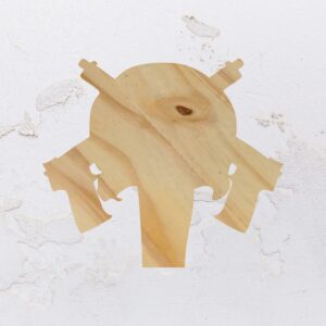 Tábua para petiscos na forma do Justiceiro em Pinus (Modelo 01)